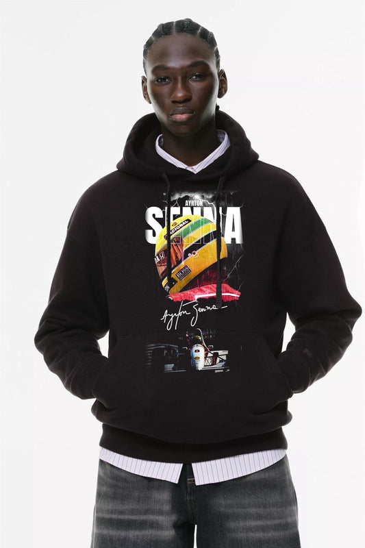 Φούτερ με κουκούλα και τσέπες Prenium ποιότητας της εταιρίας Lux in Tenebris με τύπωμα Ayrton Senna